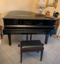 (Vidéo) Descente d’un piano 1/4Q YAMAHA C1 sur 4 étages par HELPIANOS 