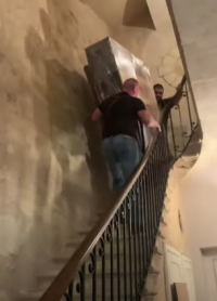 (Vidéo) Livraison d'un piano droit Schimmel 123cm au 2-ème étage en Chandelle